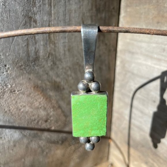 RARE Vintage Pendant A.Cadman Gaspeite & Sterling Silver - Picture 6 of 12